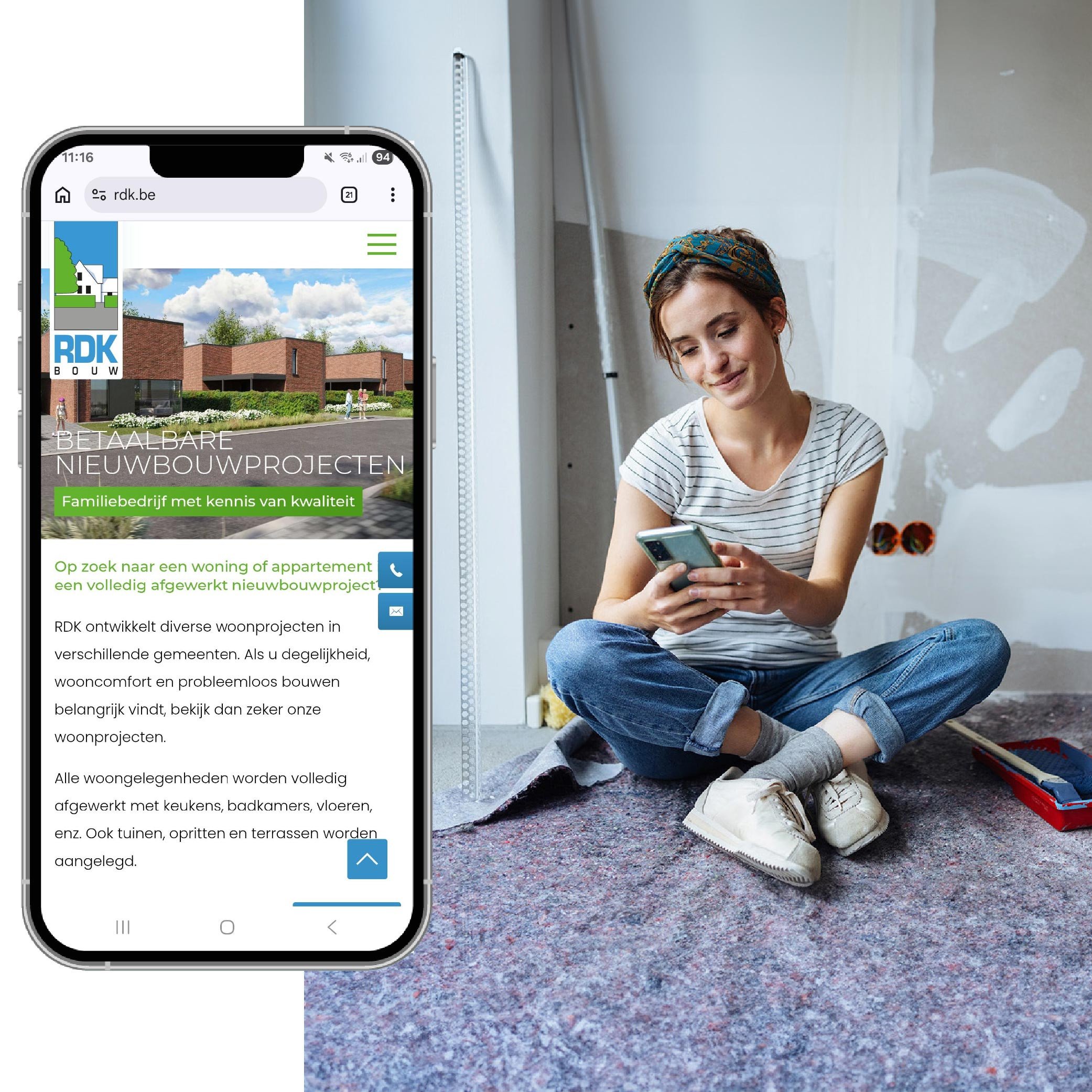 Een vrouw die op de grond zit met haar smartphone in de hand. Ze scrollt door de mobiele website van RDK. 